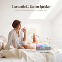 Uennm Bluetooth Clock Radio, digitální budík s multifunkční bezdrátovou nabíječkou Qi Bluetooth 5.0 reproduktor s USB nabíjecím