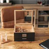 CASE ELEGANCE Mill Glass Top Humidor Matte Black Wood Grain, přední digitální vlhkoměr (Mill)